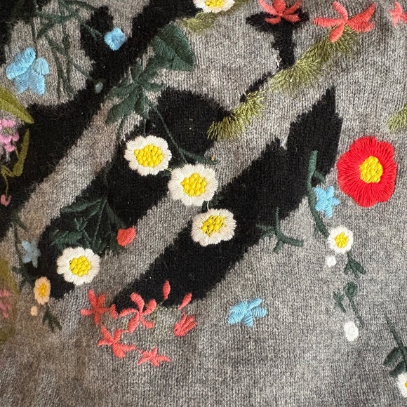 Skull Cashmere Grey Floral Embroidered Sweater — L — 100% Cashmere Statement Kni - Picture 7 of 7